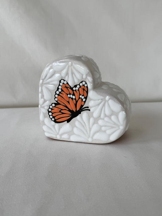 Monarca White Heart Vase