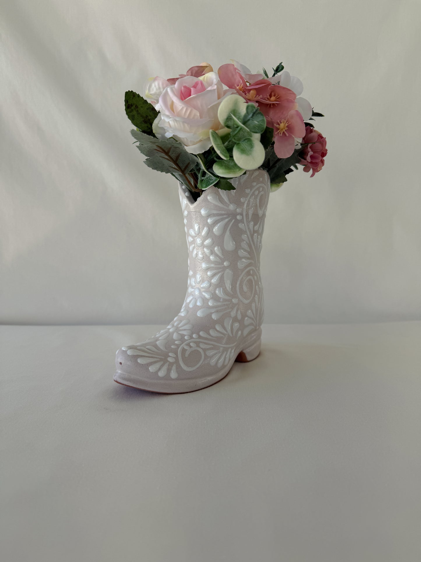 White Boot Vase Mix Design