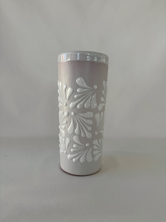 White Vaso with Fan Design
