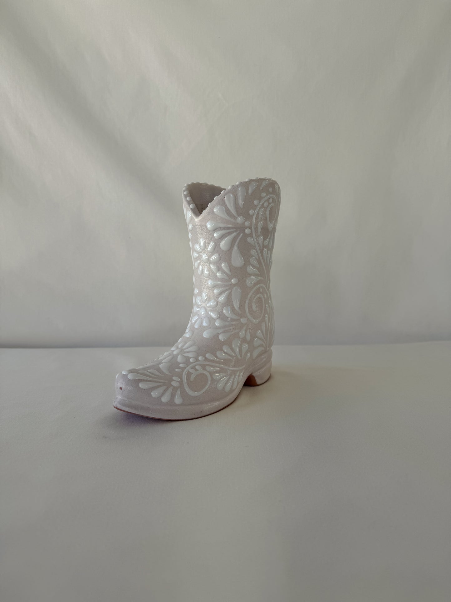 White Boot Vase Mix Design