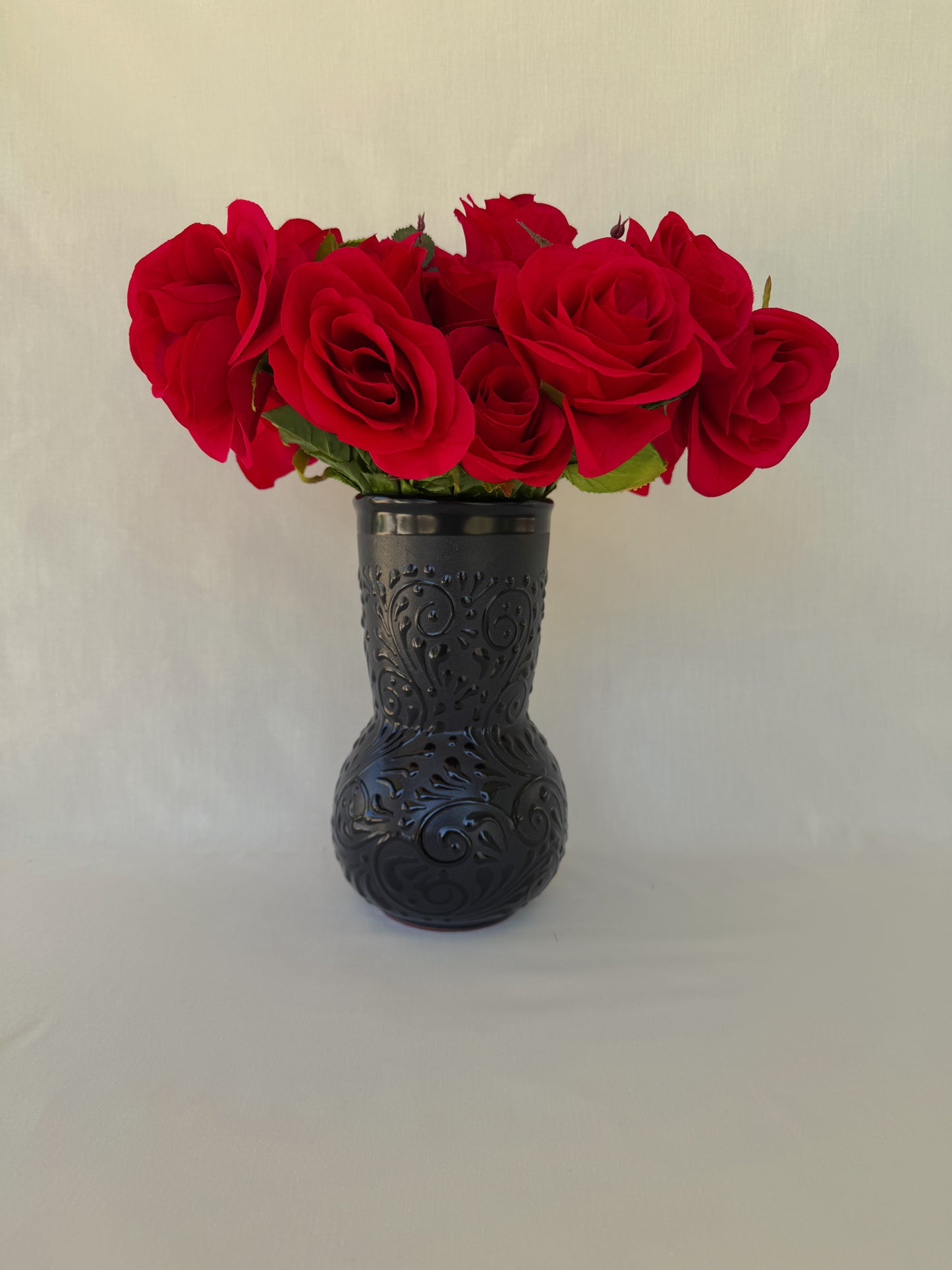 Black Medium Vase Mix Design