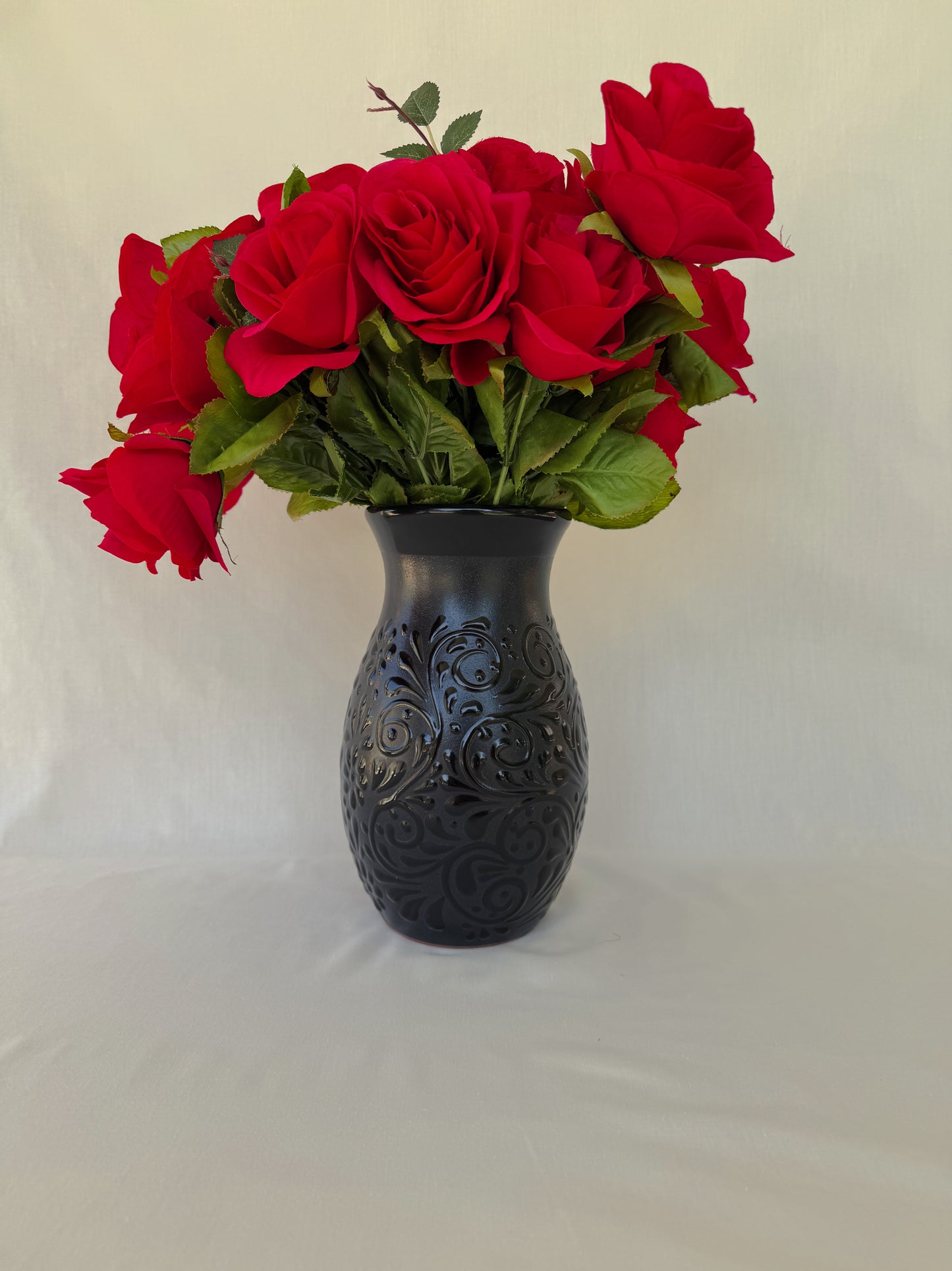 Black Boliche Vase Mix Design